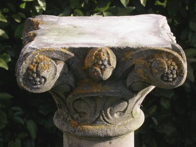 2 COLONNES en PIERRE pour déco jardin