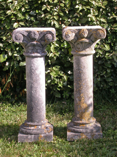 2 COLONNES en PIERRE pour déco jardin