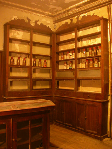 Ensemble de BOISERIES de PHARMACIE circa 1880