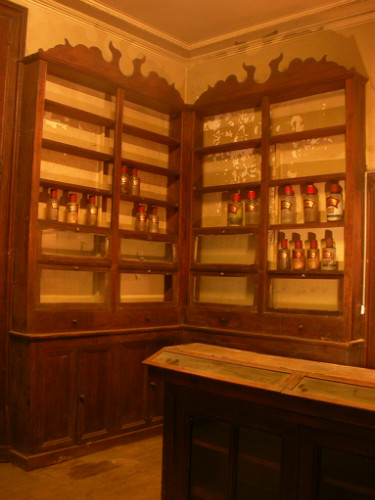 Ensemble de BOISERIES de PHARMACIE circa 1880