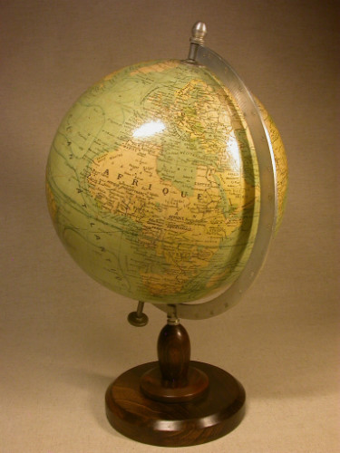 Grand GLOBE TERRESTRE MAPPEMONDE dressé par J. FOREST milieu XXème siècle