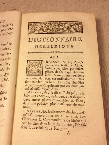 DICTIONNAIRE HERALDIQUE et ORDRE DES CHEVALIERS 1774 ed. originale avec ex libris