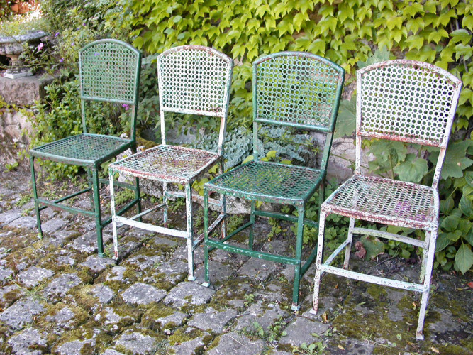ENSEMBLE de 4 CHAISES de JARDIN métal perforé - Années 50