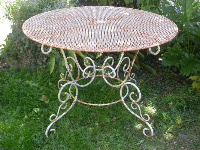 TABLE DE JARDIN en FER FORGÉ MATEGOT - Années 50