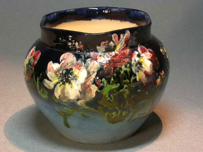 PETIT VASE en FAIENCE DE MONTIGNY sur LOING signé DX pour DELVAUX - 19ème