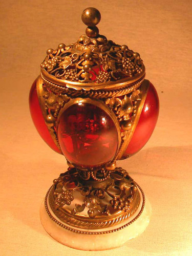 TRES RARE CAVE à PARFUMS 19ème en BRONZE DORÉ et VERRE DE COULEUR