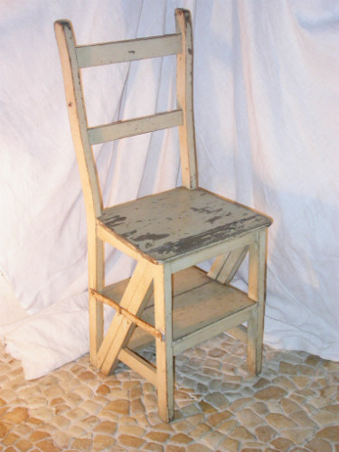 Amusante et originale CHAISE ESCABEAU en bois peint fin du 19ème siècle
