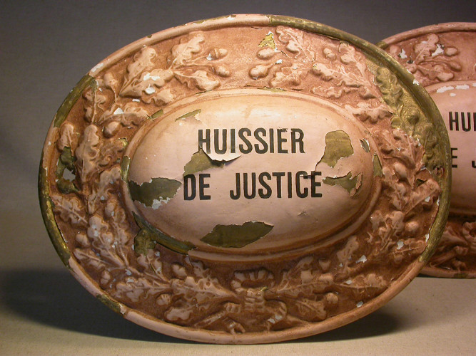 PAIRE D'ENSEIGNES peintes HUISSIER DE JUSTICE